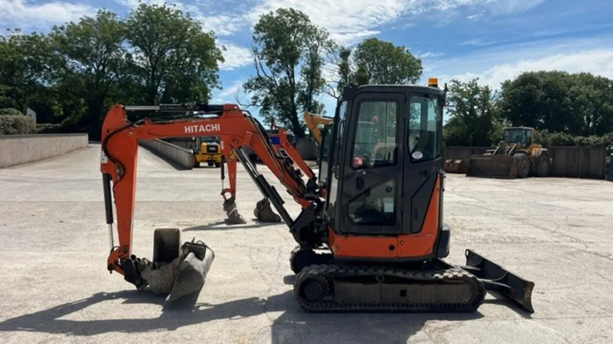 2016 Hitachi ZX 33U - 5A - Image 1