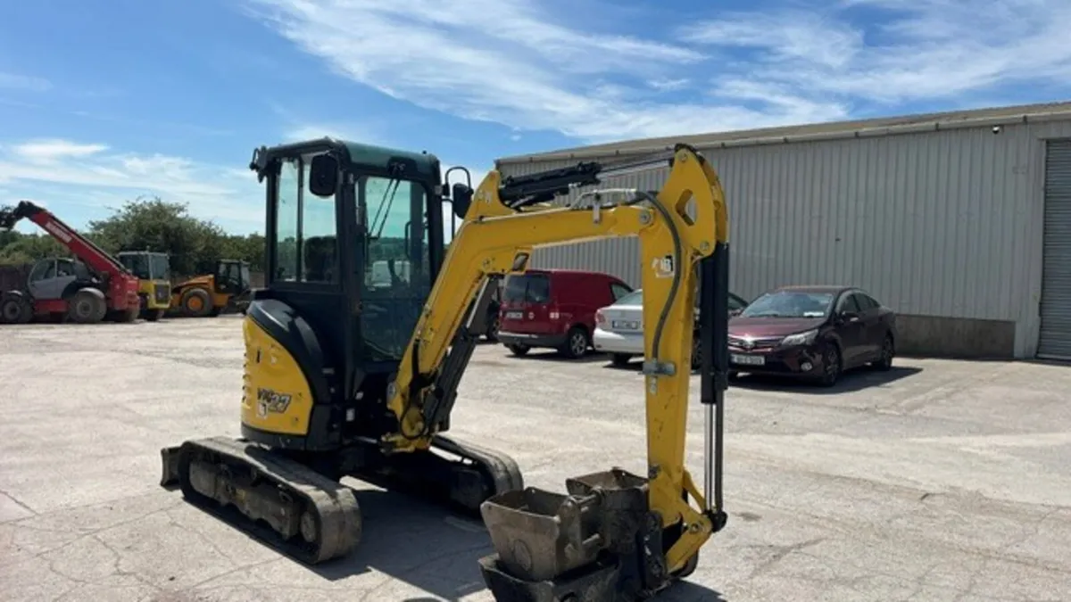 2021 YANMAR V10 27 - Image 4
