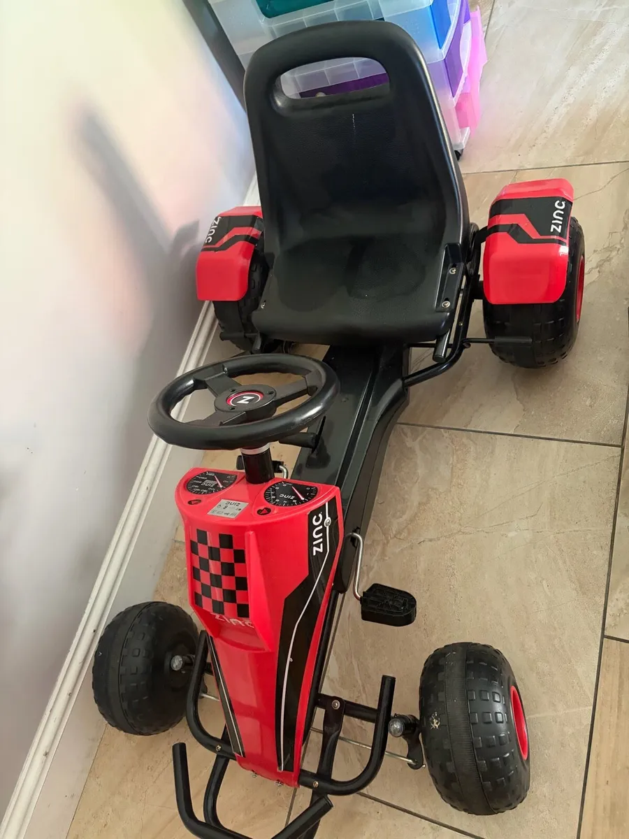 kids toys and car seat - Image 4