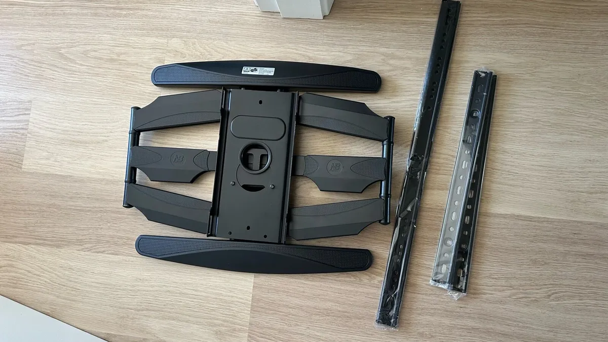 TV mount Full motion for 55”-85” TV Screens - Image 1