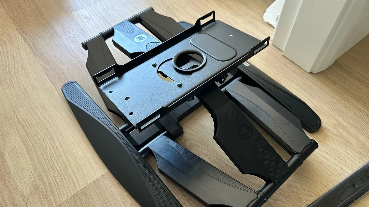 TV mount Full motion for 55”-85” TV Screens - Image 4
