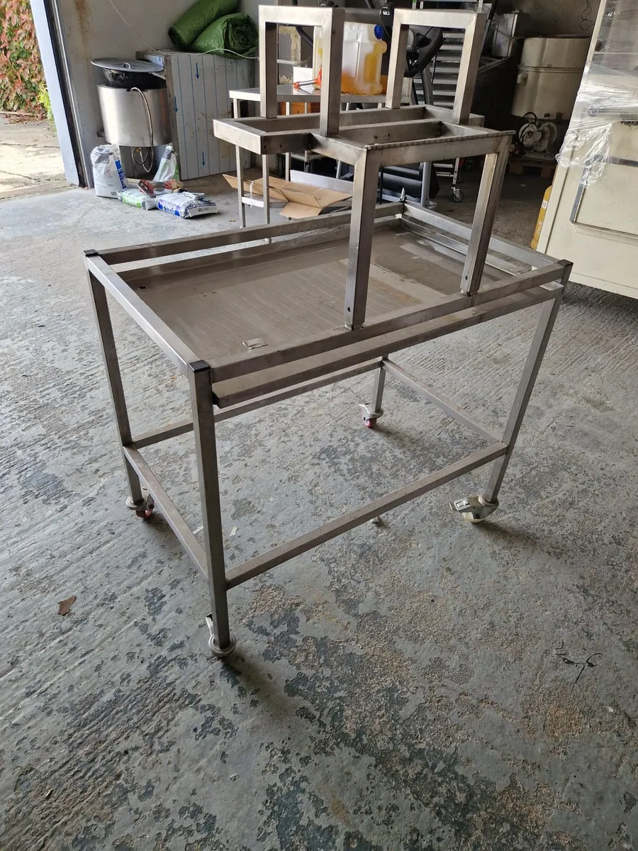 Stainless steel table - Image 4