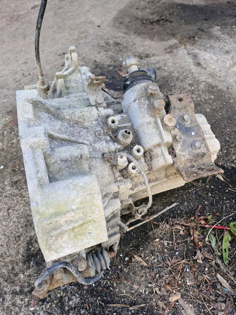 Toyota 1.8 diesel engine and gearbox - Image 2