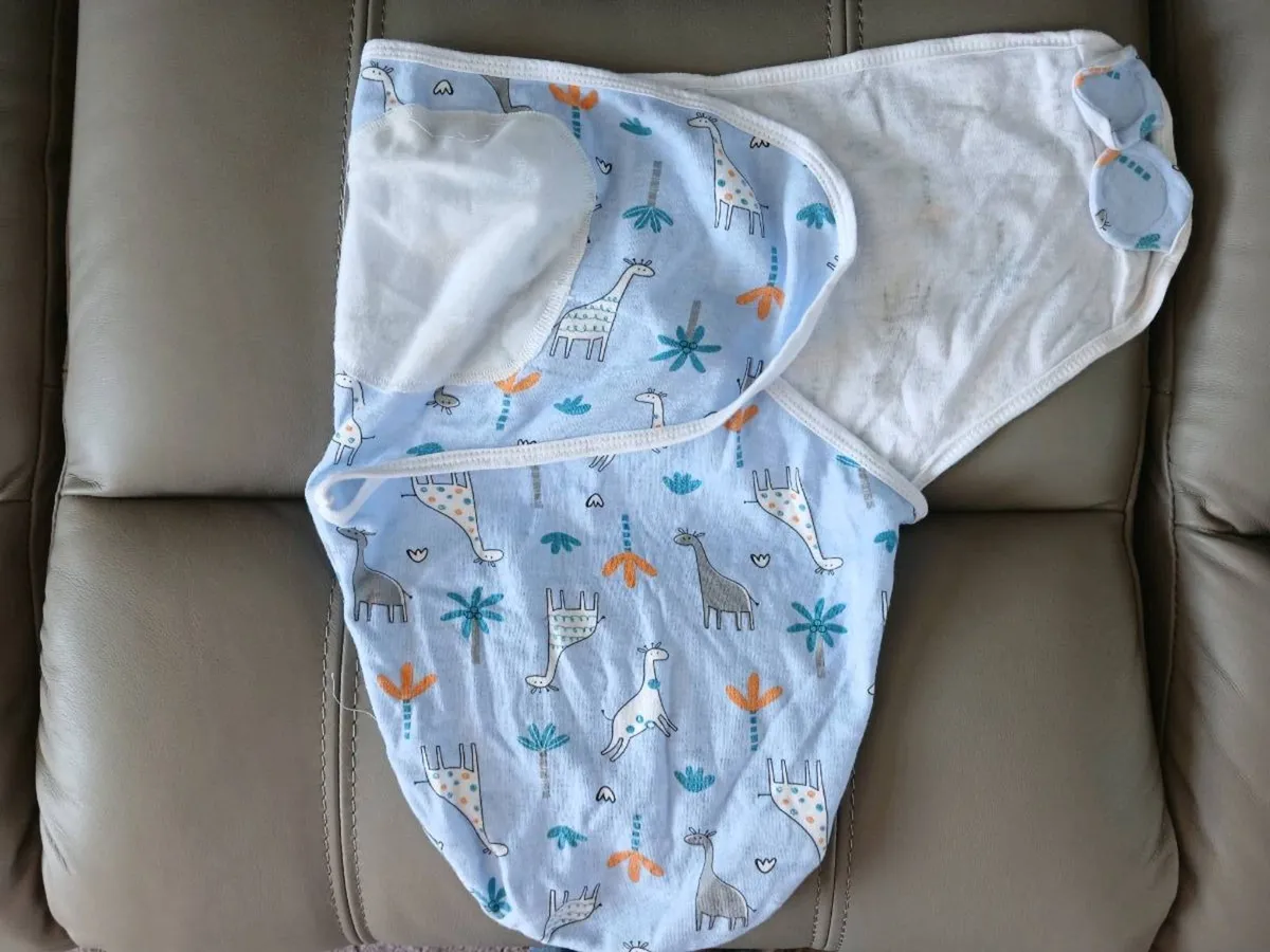 Baby swaddle (newborn) €4 - Image 4