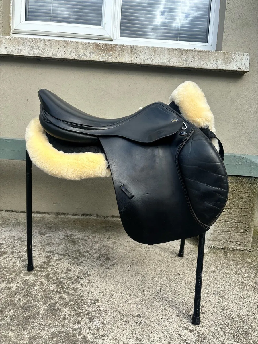 Beautiful John Whitaker saddle - Image 2