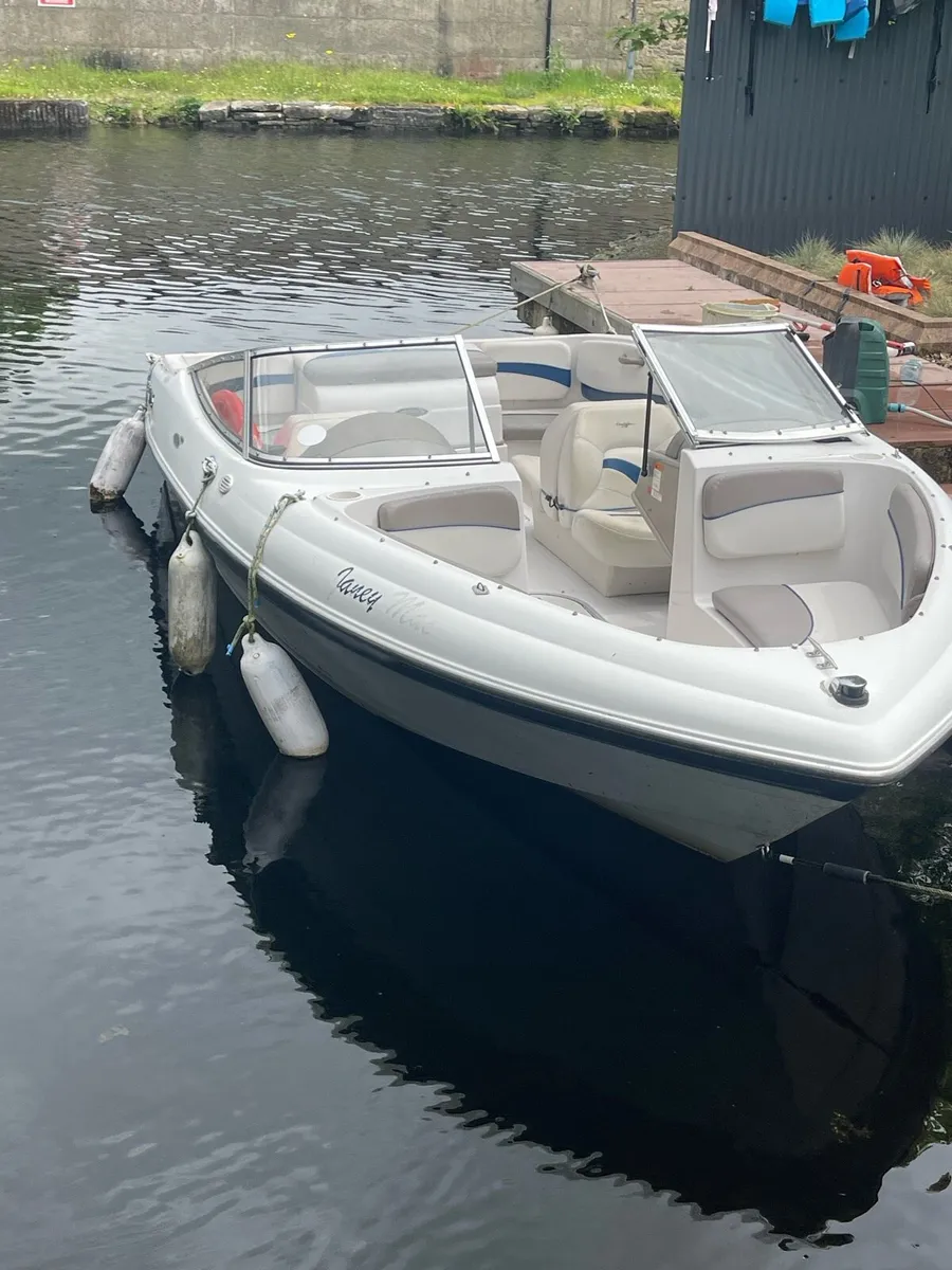 Four Winns Bowrider speedboat - Image 2