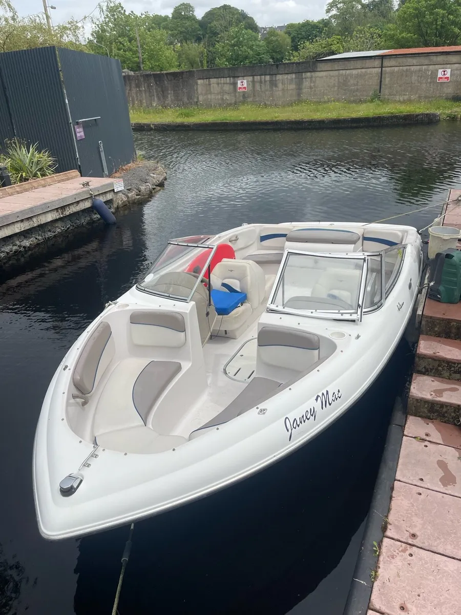 Four Winns Bowrider speedboat - Image 3