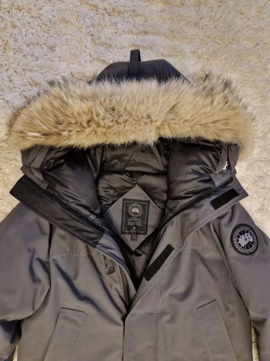 Canada Goose Expedition Parka (black label )Genui - Image 3