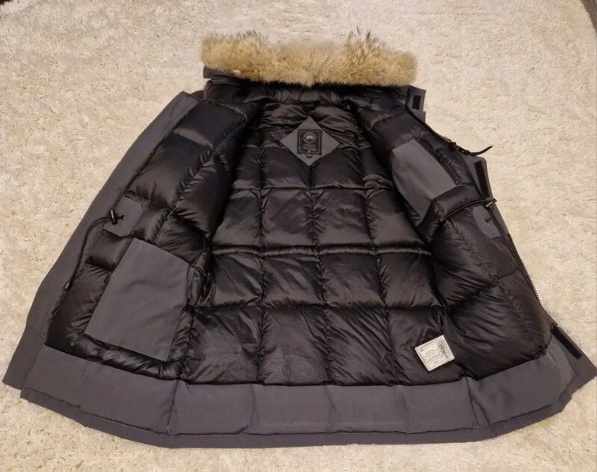 Canada Goose Expedition Parka (black label )Genui - Image 4