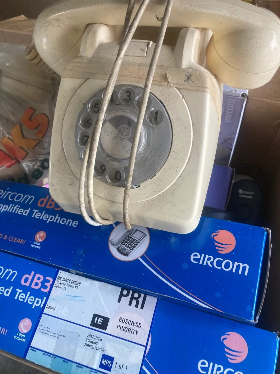 Phones - Image 3