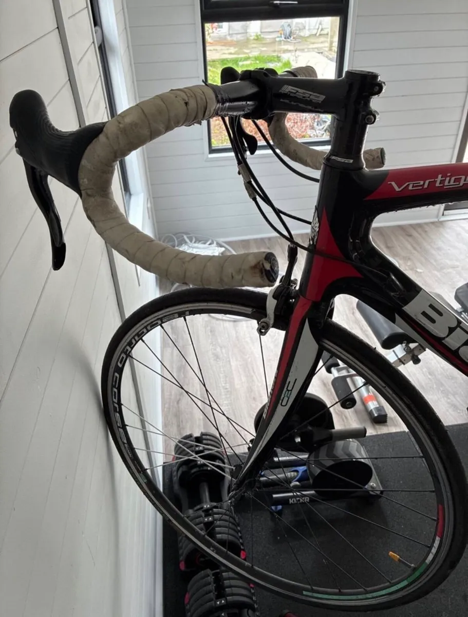 Bianchi vertigo full carbon road bike 52cm - Image 2