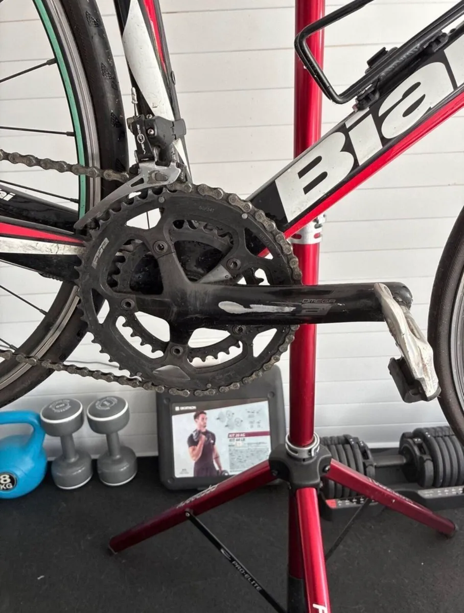 Bianchi vertigo full carbon road bike 52cm - Image 3