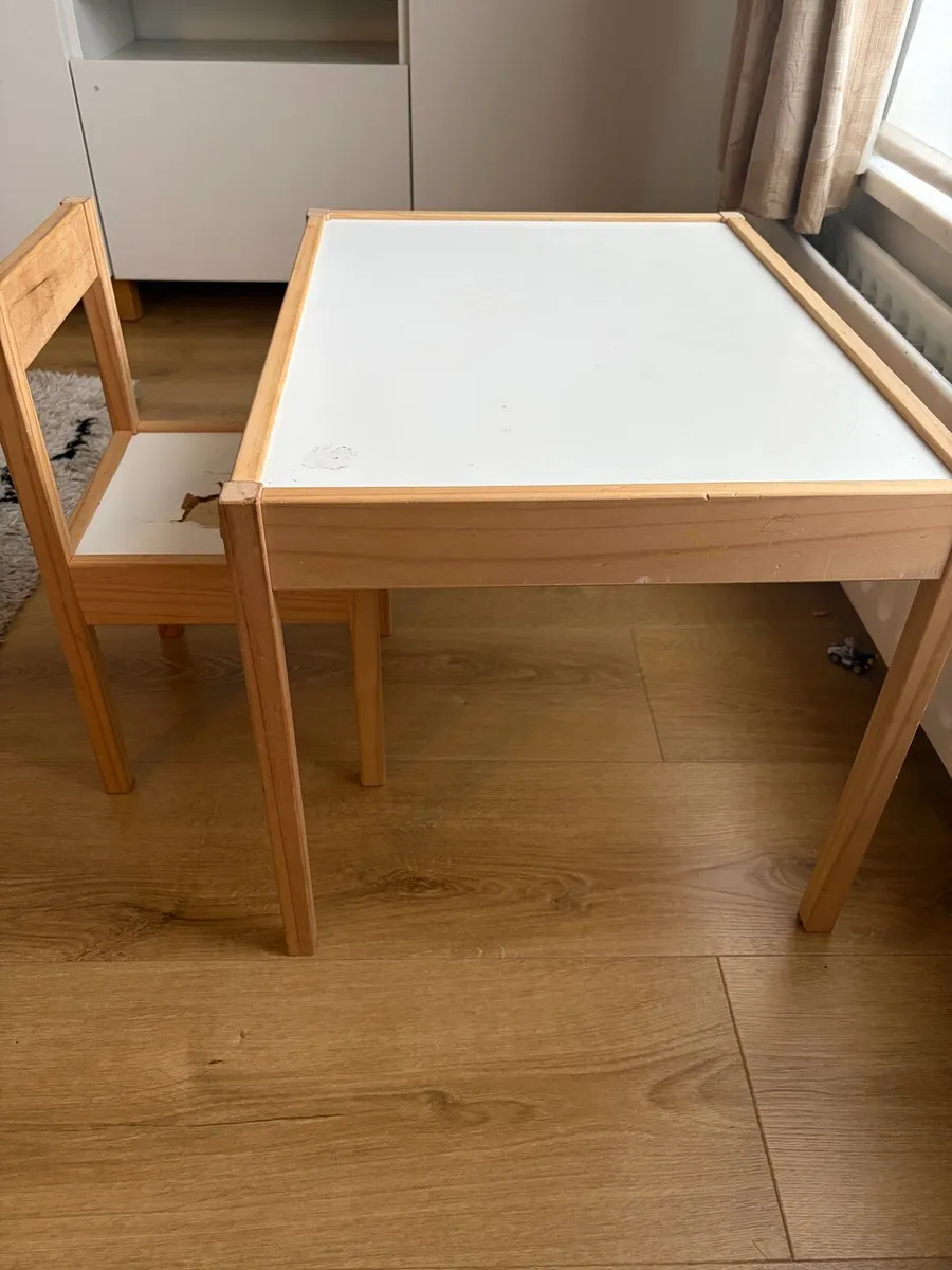 Kids table - Image 3