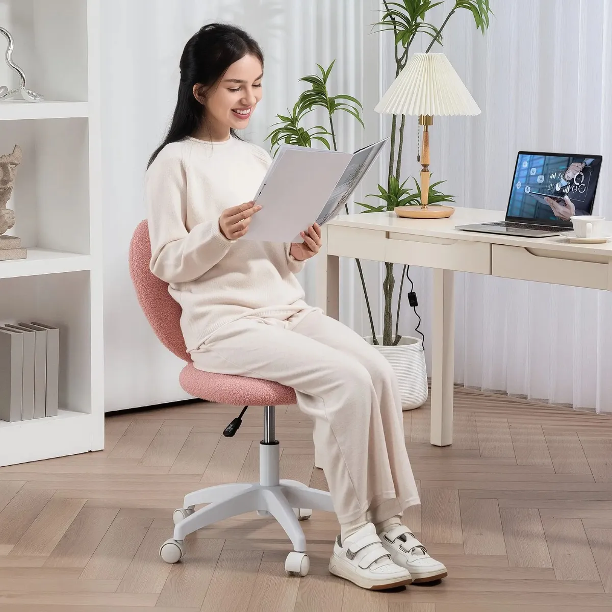 Office Chair, Heart-Shaped Backrest - Image 4