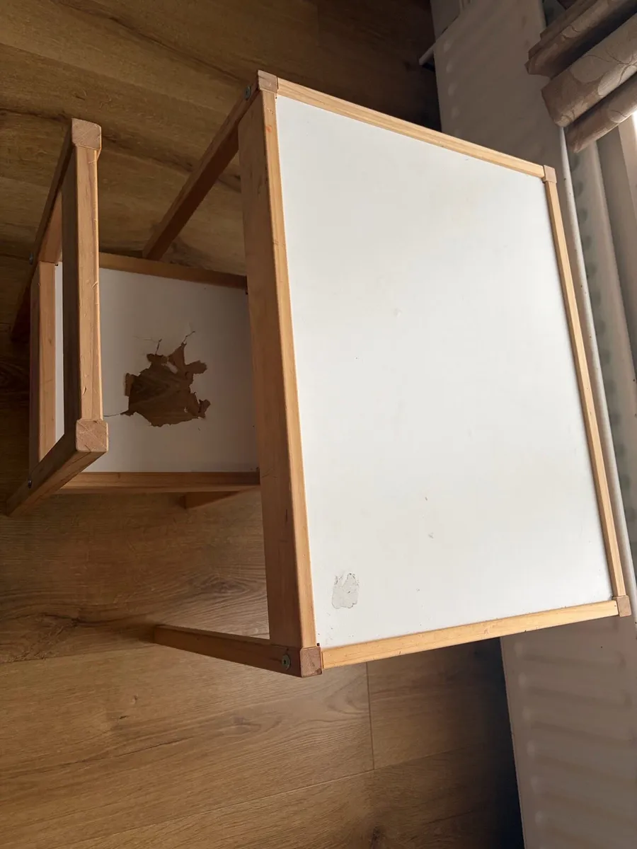 Kids table - Image 2