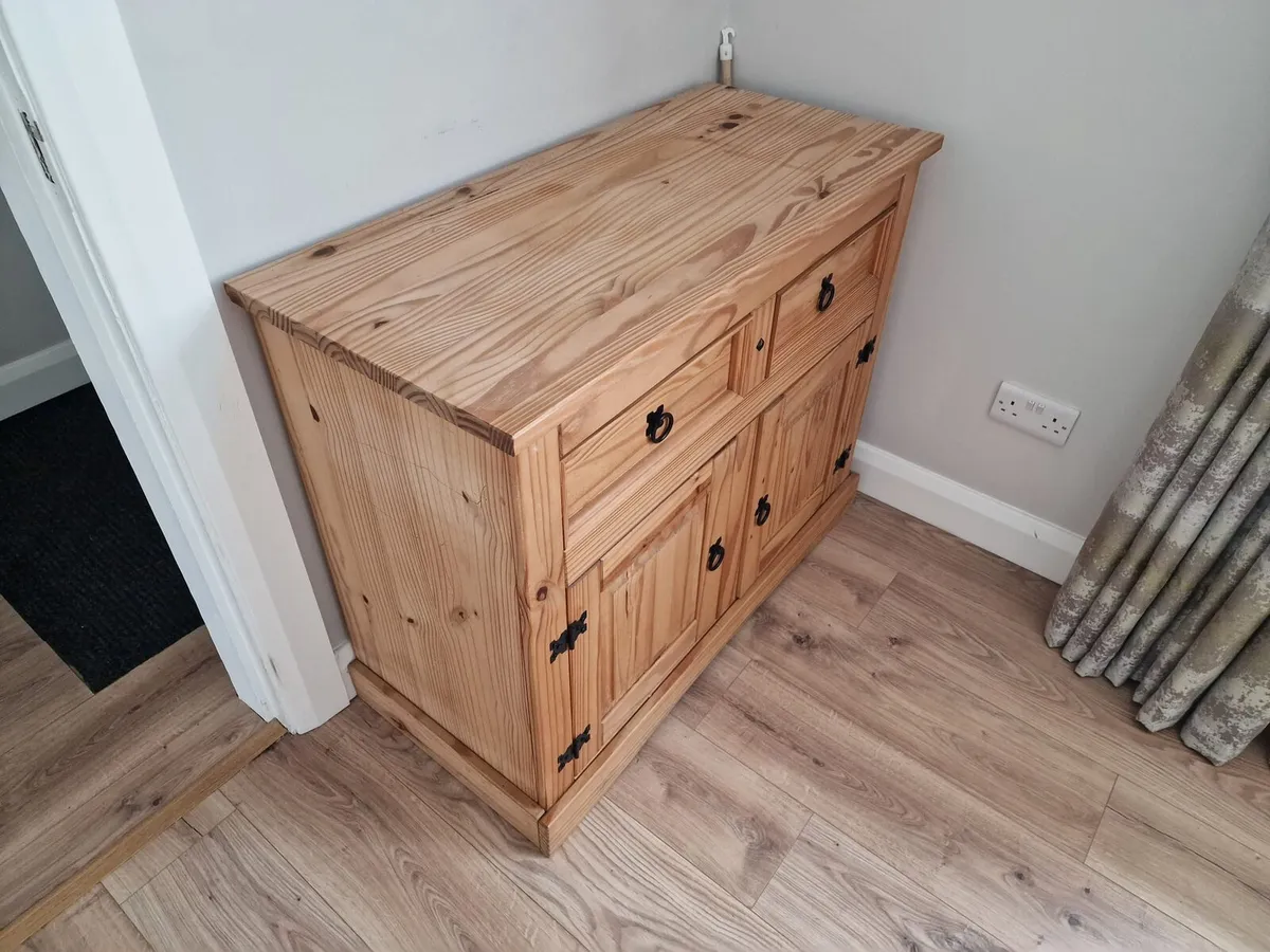 Side board - Image 1