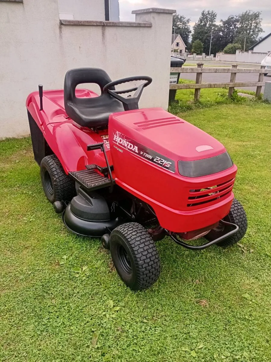 Ride on lawnmower - Image 2