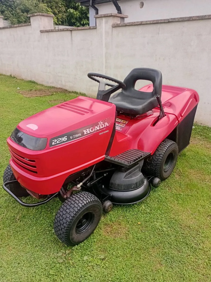 Ride on lawnmower - Image 3