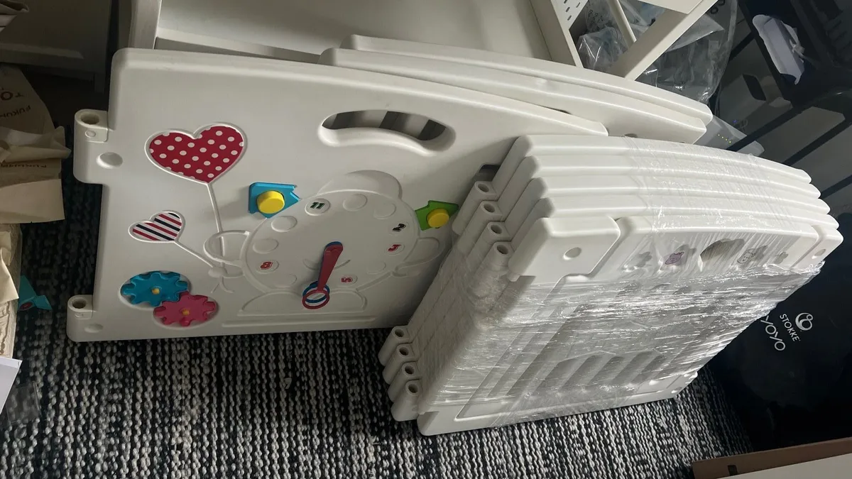 Baby Playpen – 8 Panel Set with Gate - Image 3
