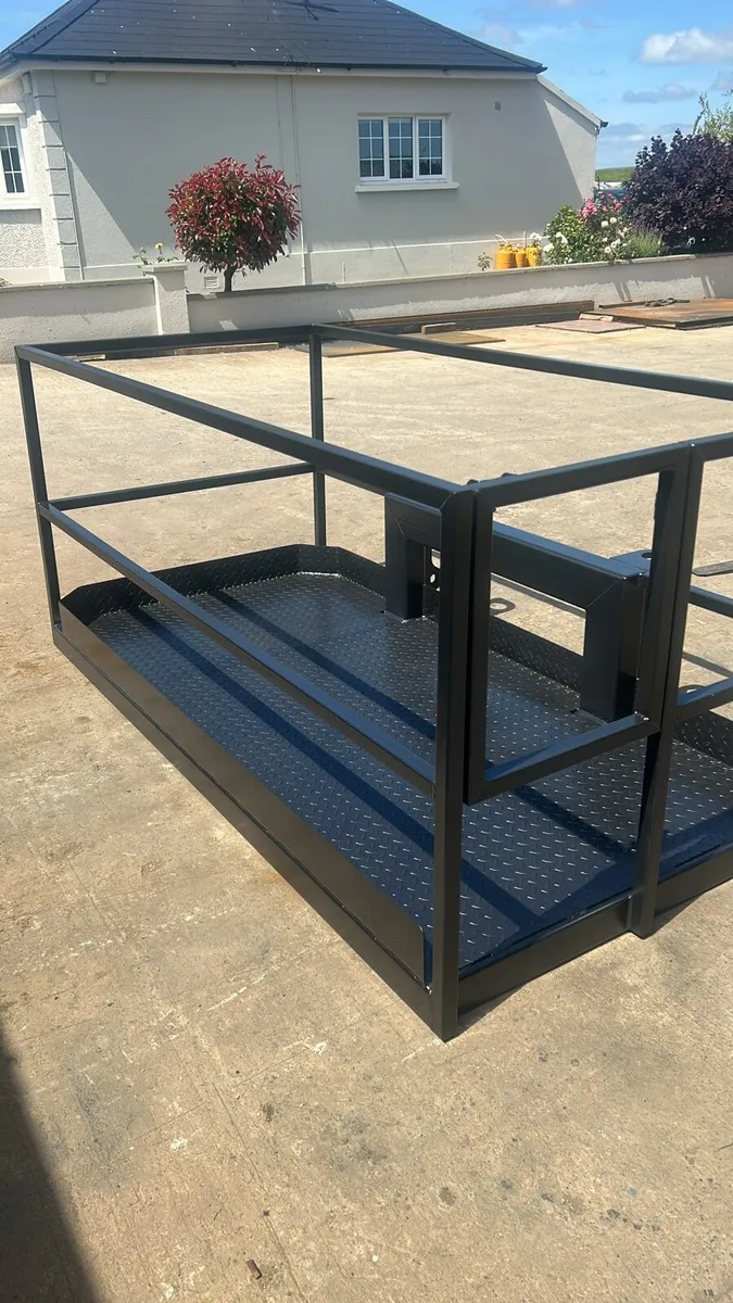 Baskets cages