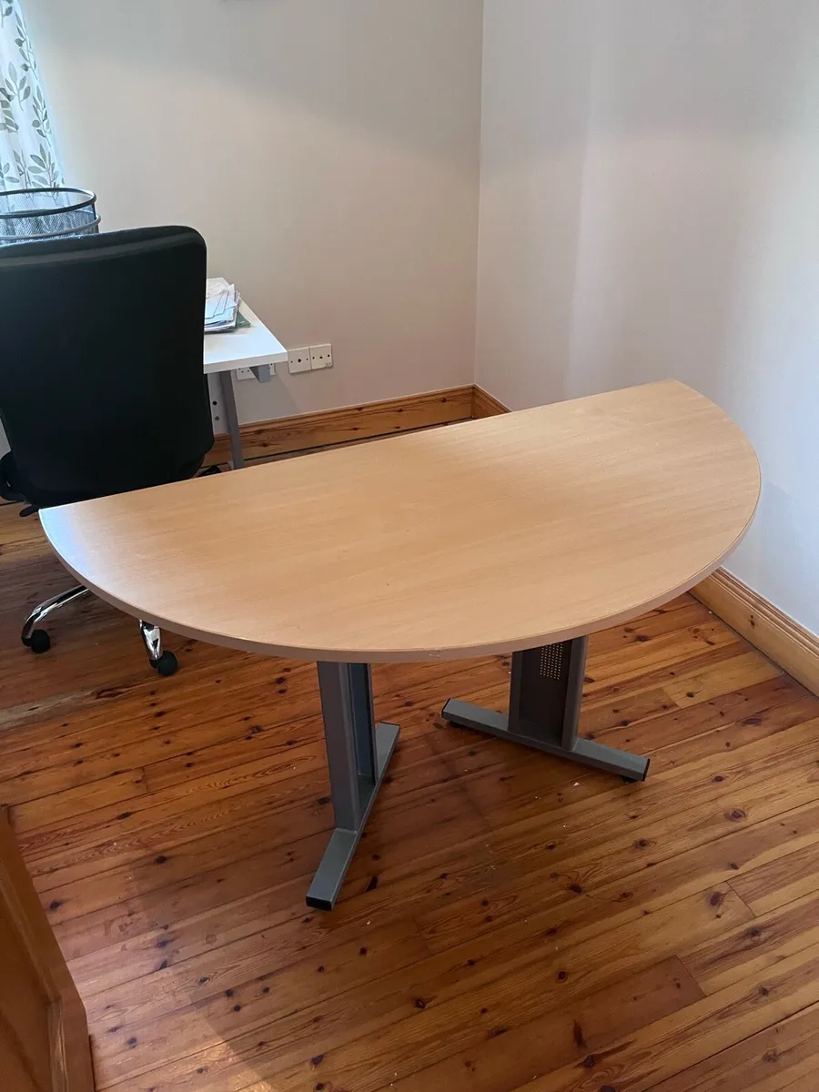 Desk table - Image 4