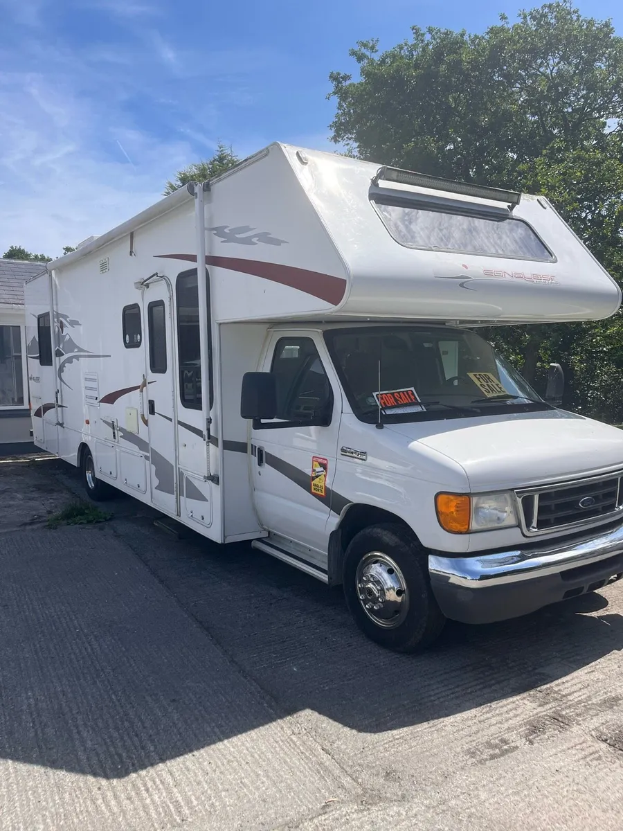 Motor home - Image 2