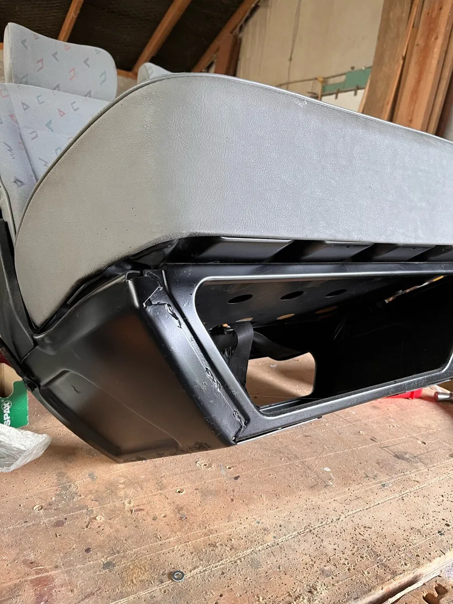 Van seats - Image 2