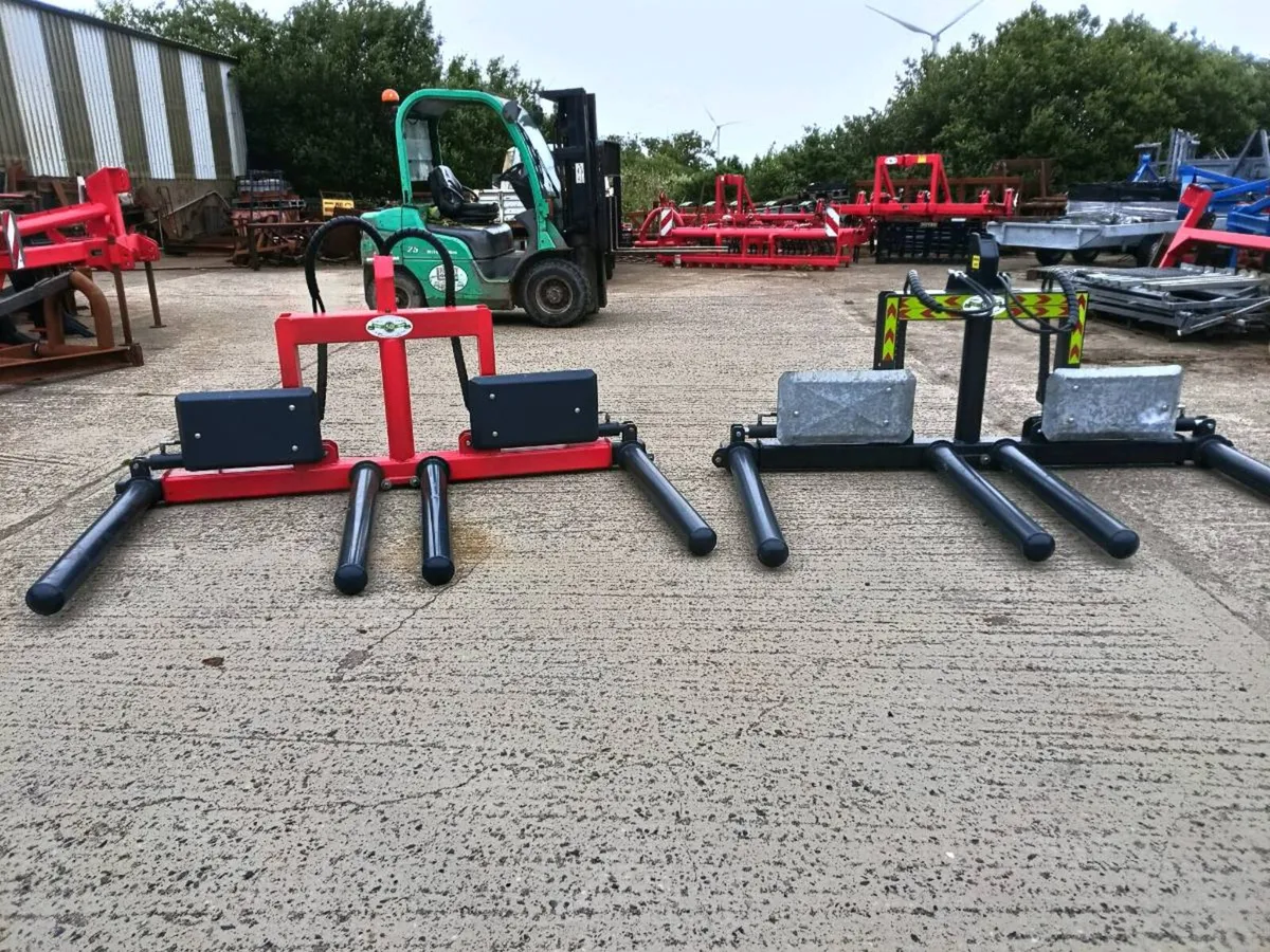 Bale handlers - Image 1