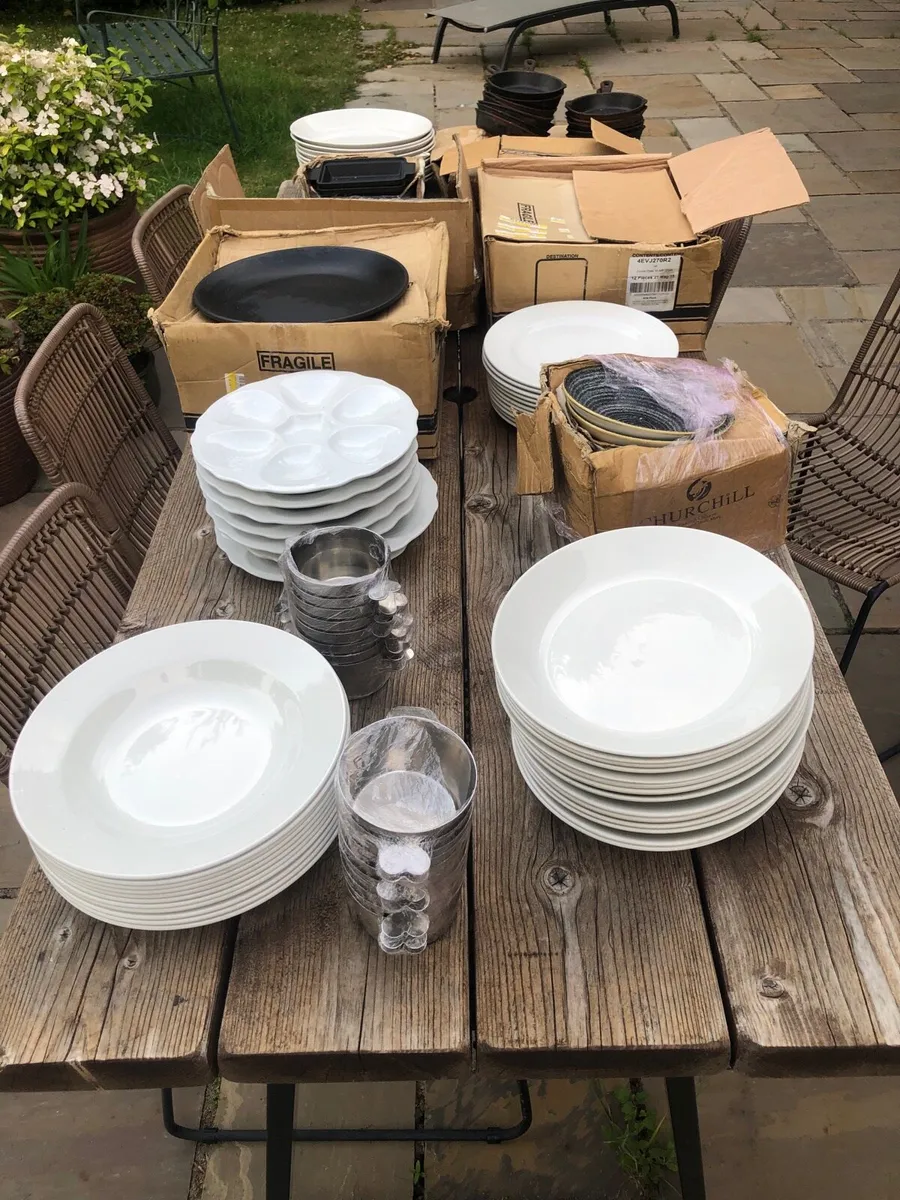Restaurant crockery