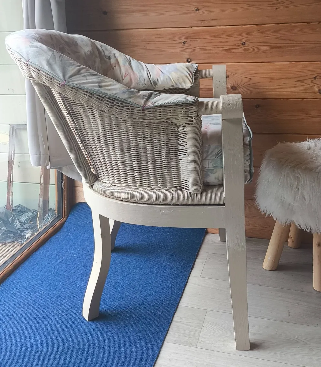Wickerwork wooden cream easy chair - Image 1