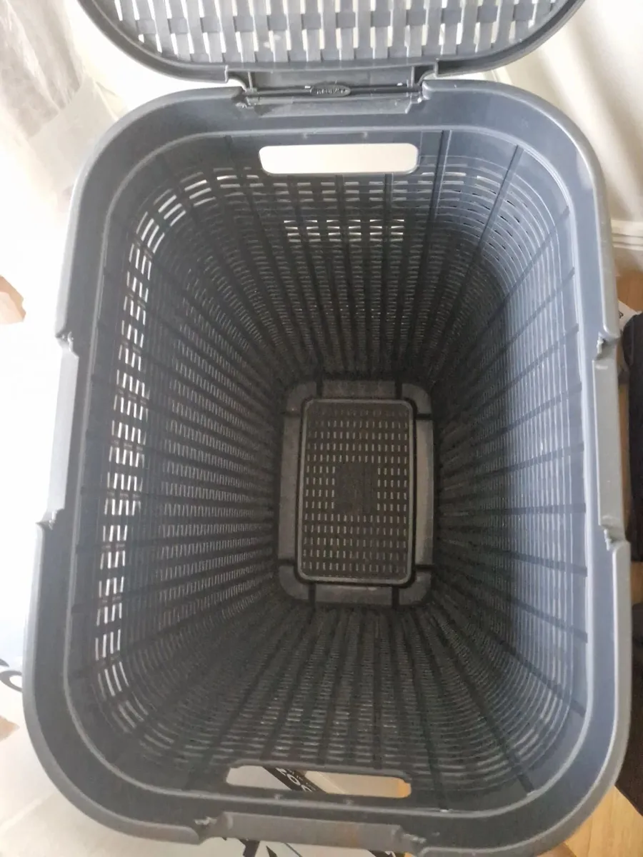 Curver laundry basket (x2) - Image 2
