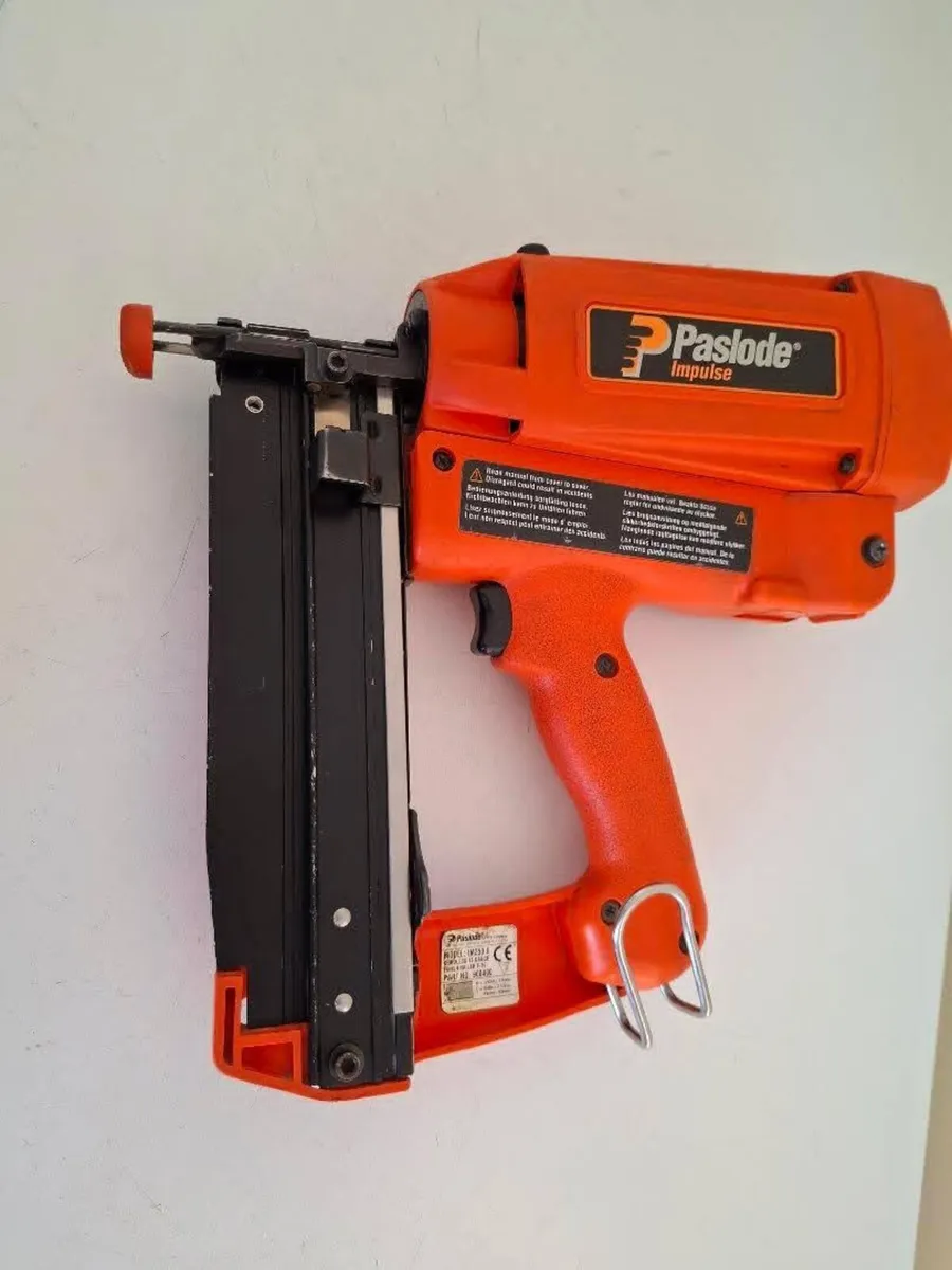 Paslode IM250 Cordless Finish Nailer (16g) - Bare - Image 2