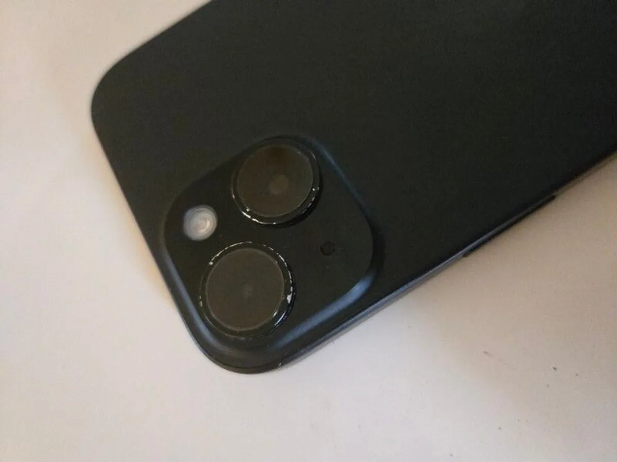 iPhone 15 - Image 4