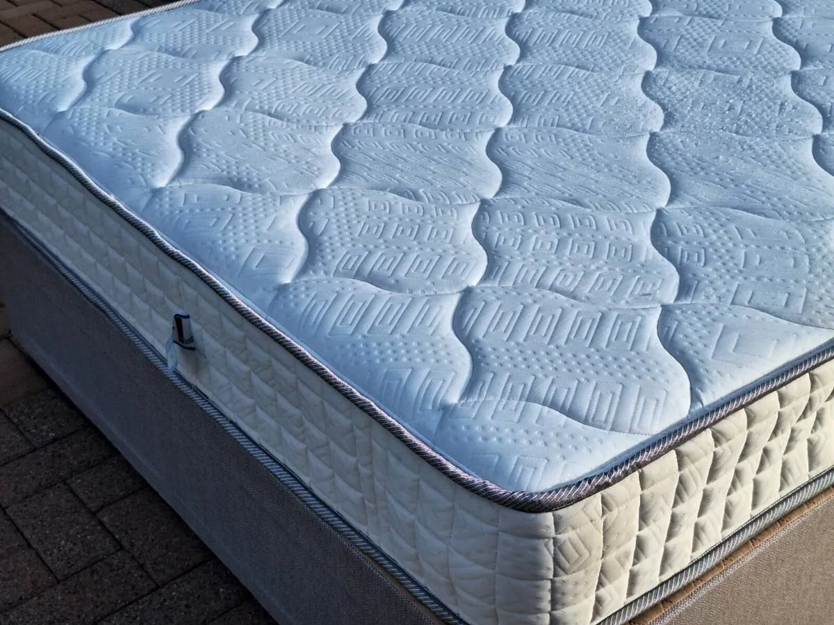 Double bed base and mattress - Image 3