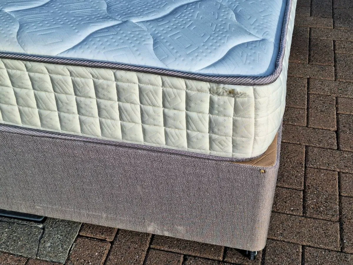 Double bed base and mattress - Image 4