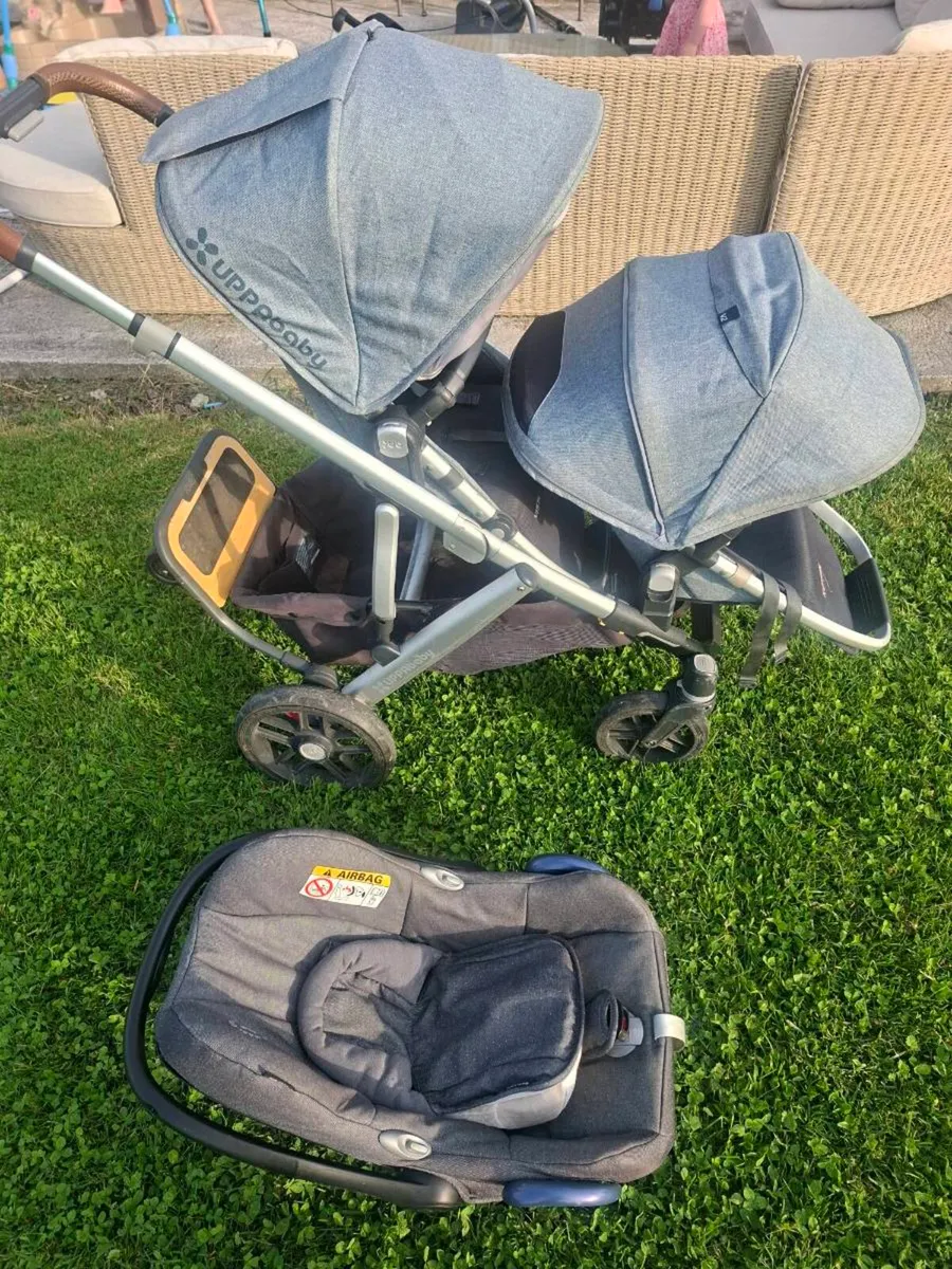 Uppababy vista with rumble seat & buggy board - Image 1