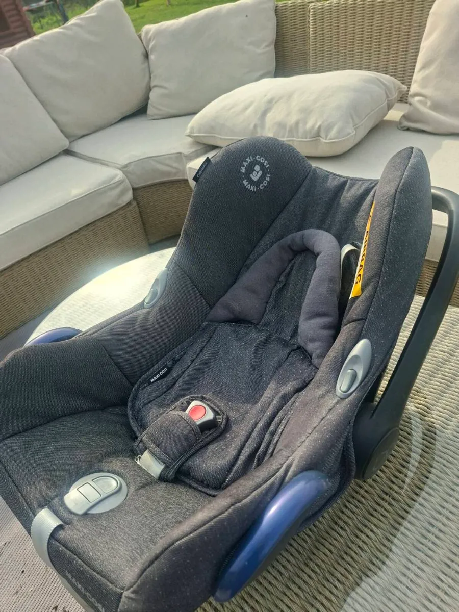 Uppababy vista with rumble seat & buggy board - Image 3