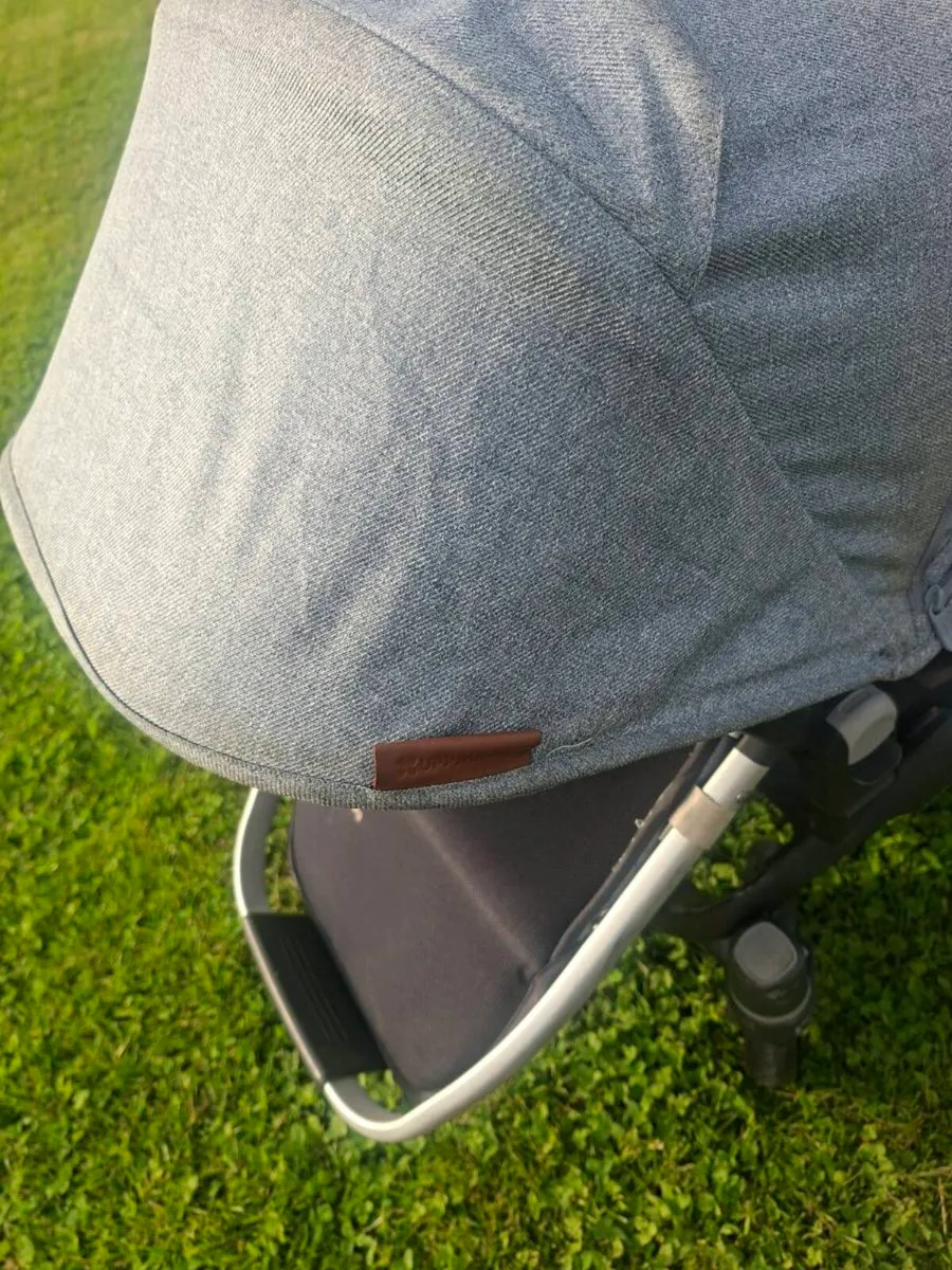 Uppababy vista with rumble seat & buggy board - Image 4