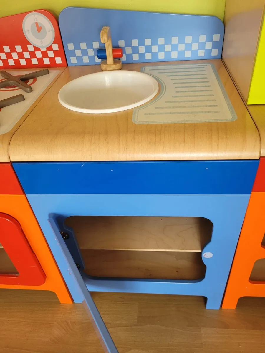 Wesco pre school kitchen - Image 4