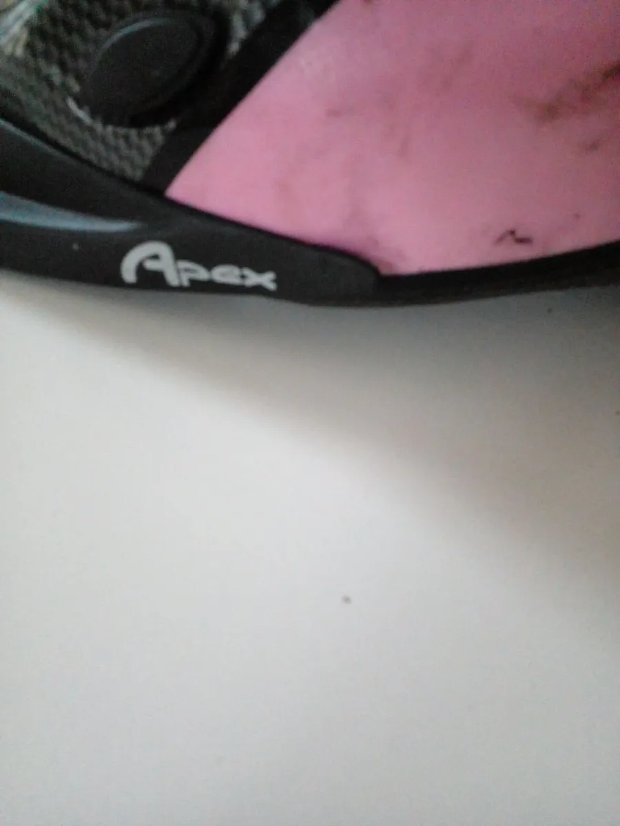 Cycle helmet - Image 4