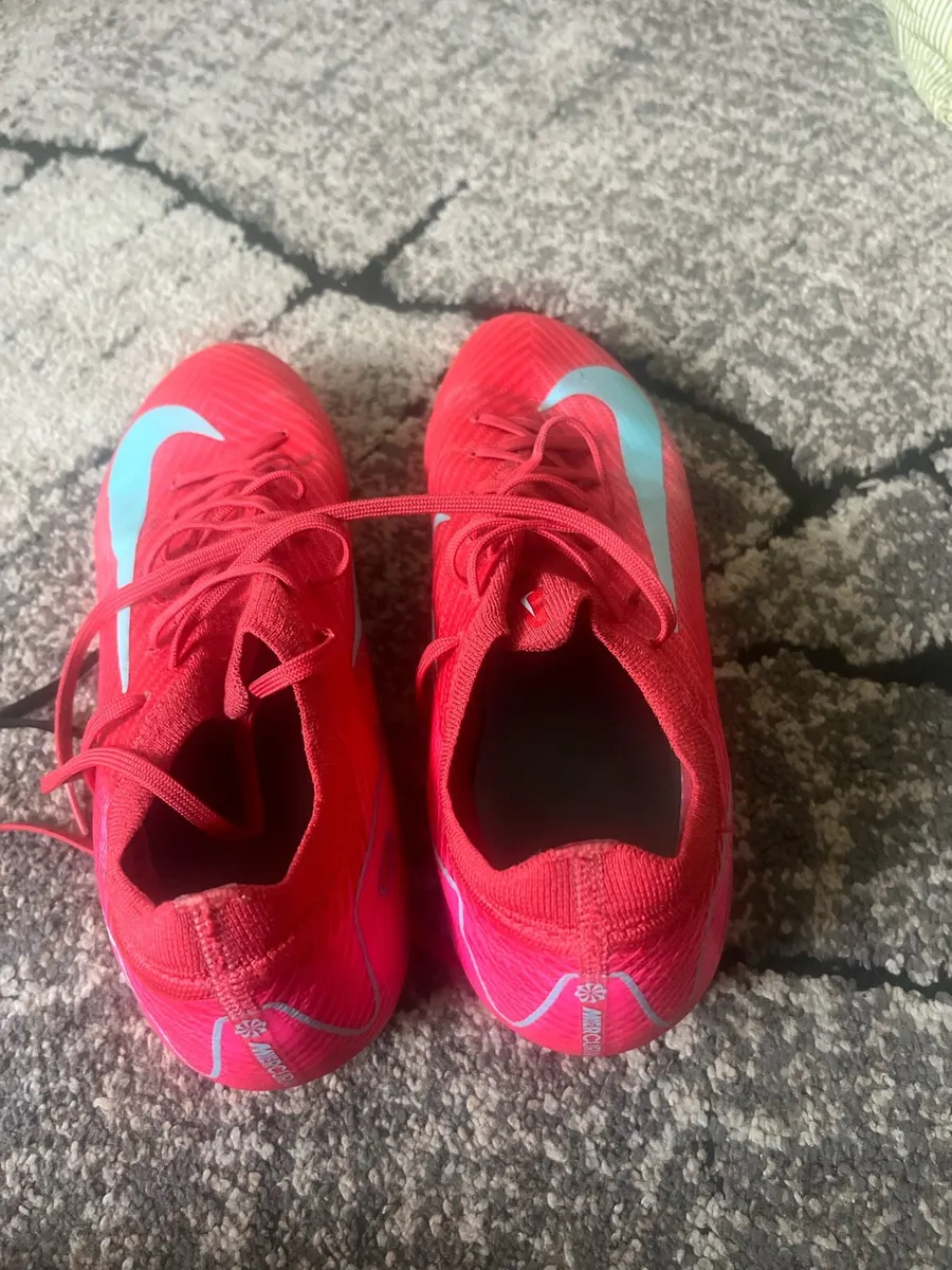 Nike football boots - Image 3