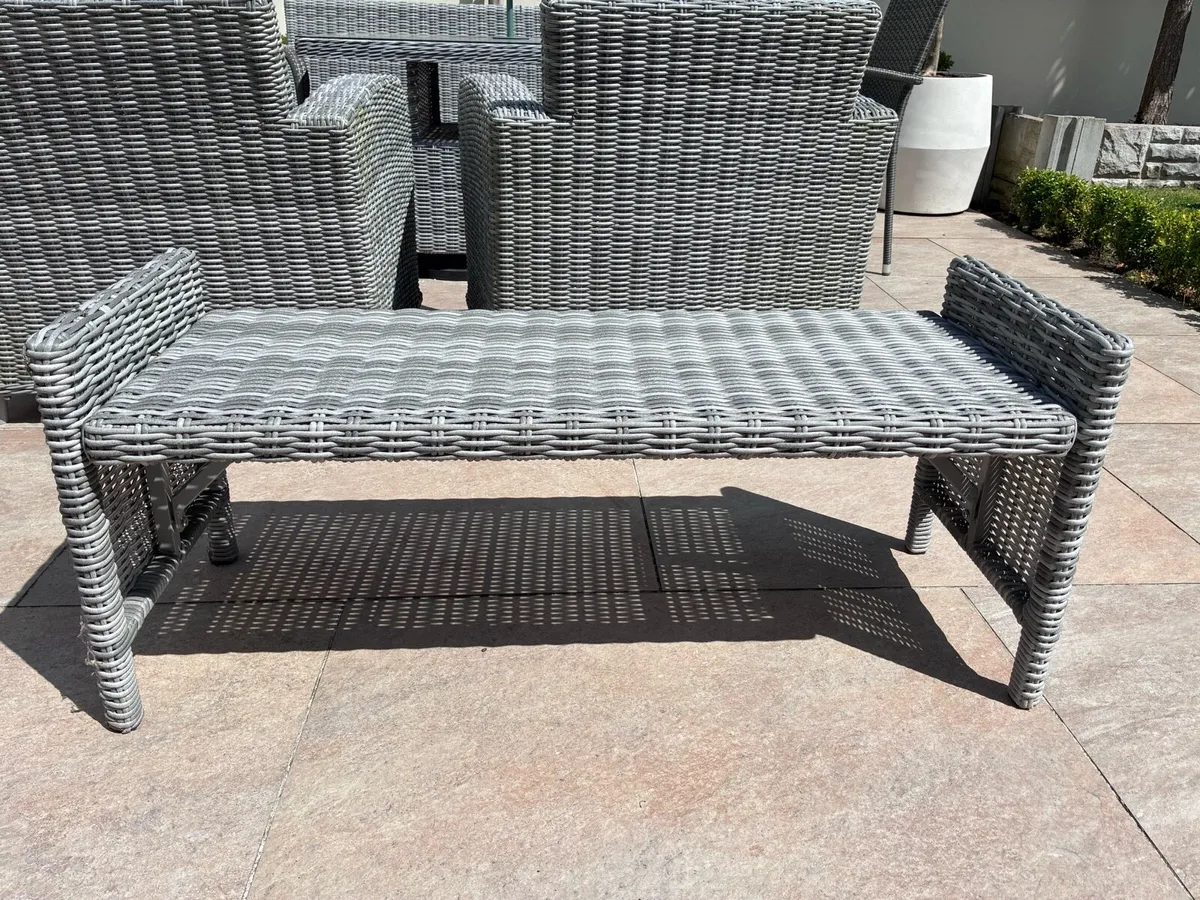 Rattan garden bench - Image 2