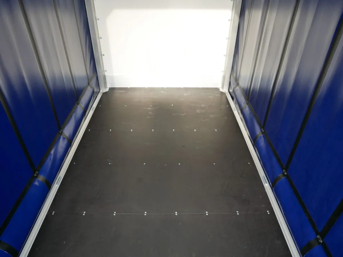 VB - 2026 Renault Master CurtainSider Van - Image 3