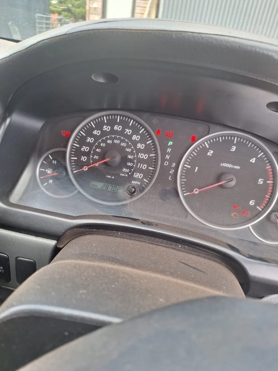 Toyota Land Cruiser 2004 - Image 3