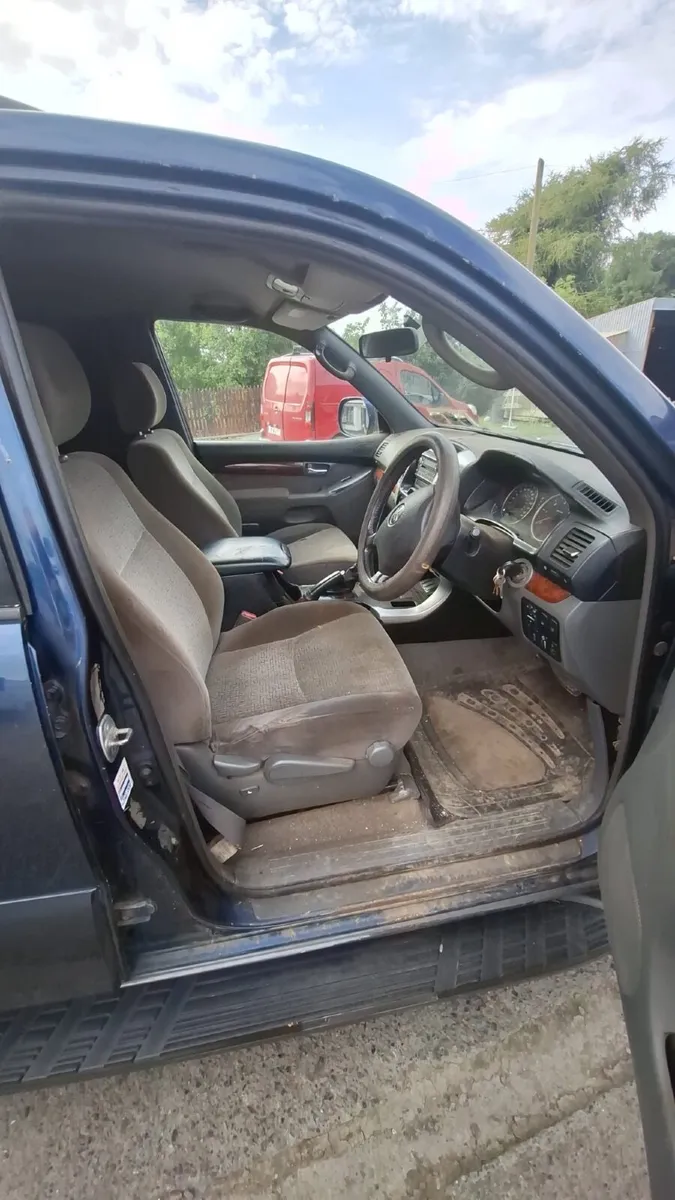 Toyota Land Cruiser 2004 - Image 4