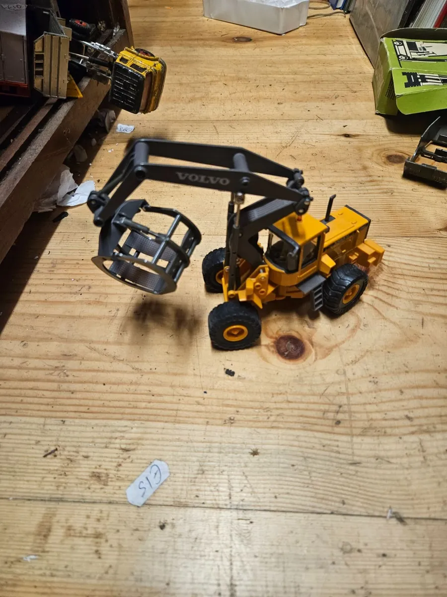 Corgi Motorart Volvo Forestry Log Loader - Image 2