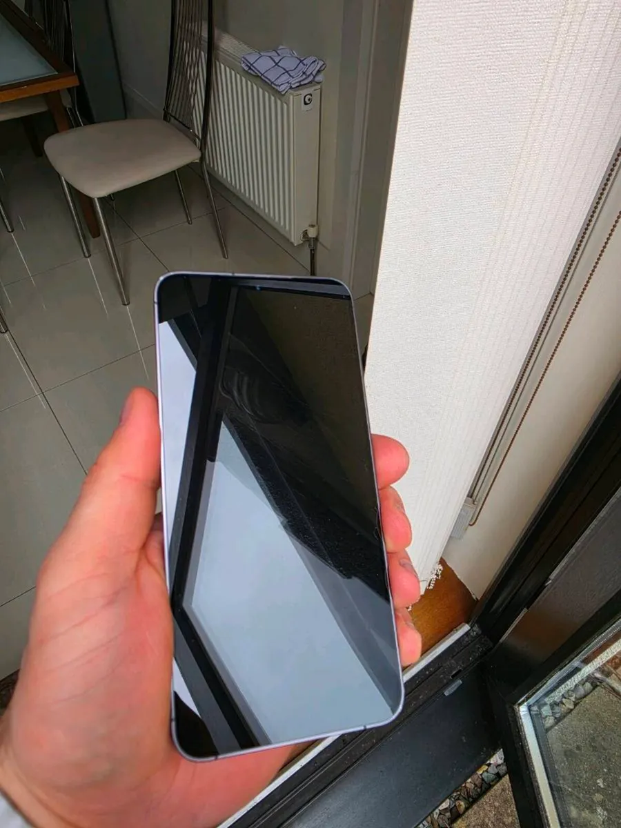 Samsung Galaxy S24+ 256GB - Image 1