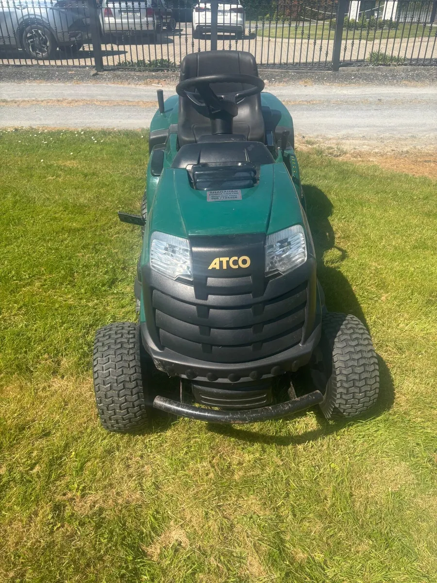Ride on lawn mower - Image 2