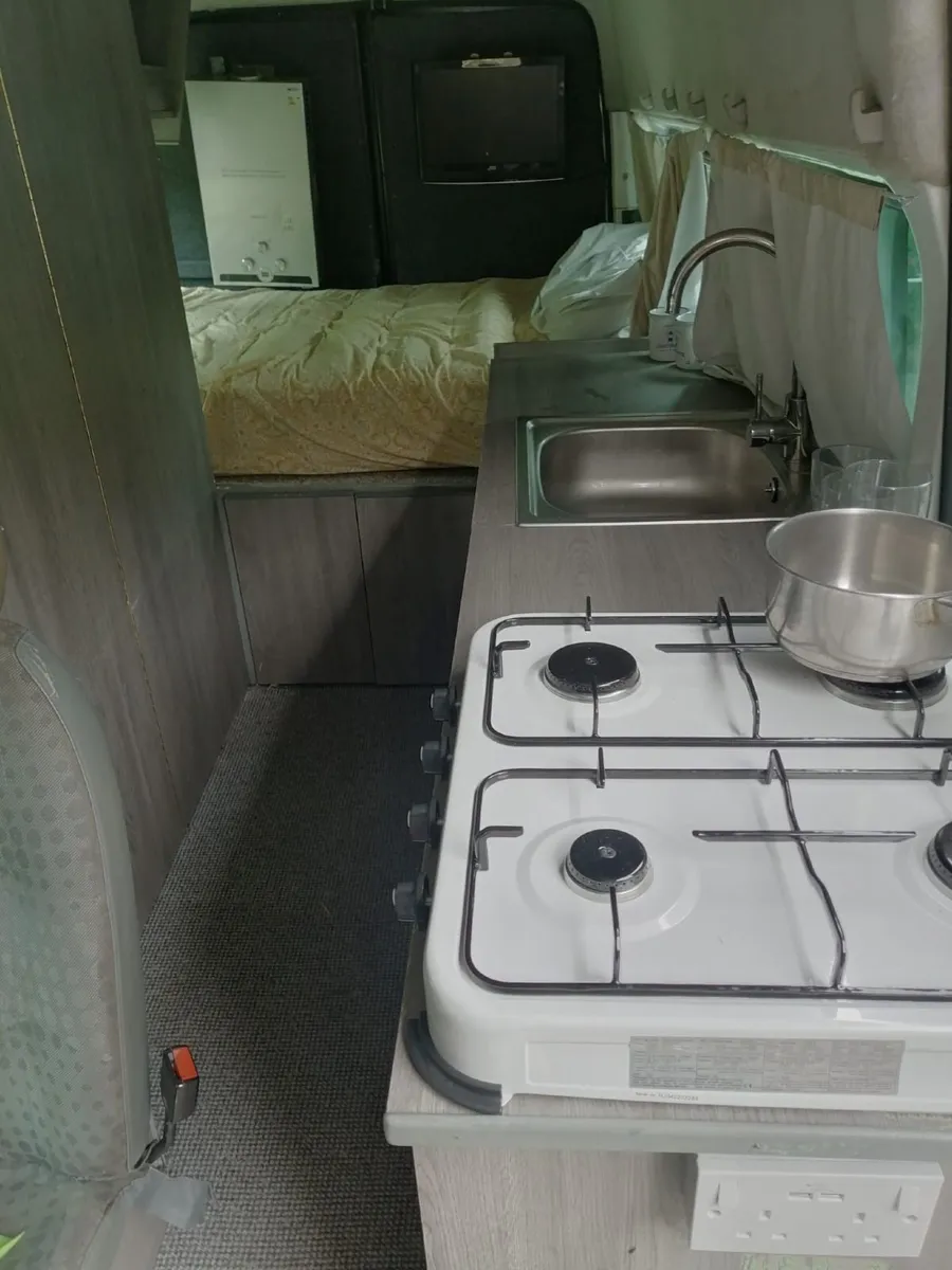 Camper van - Image 3