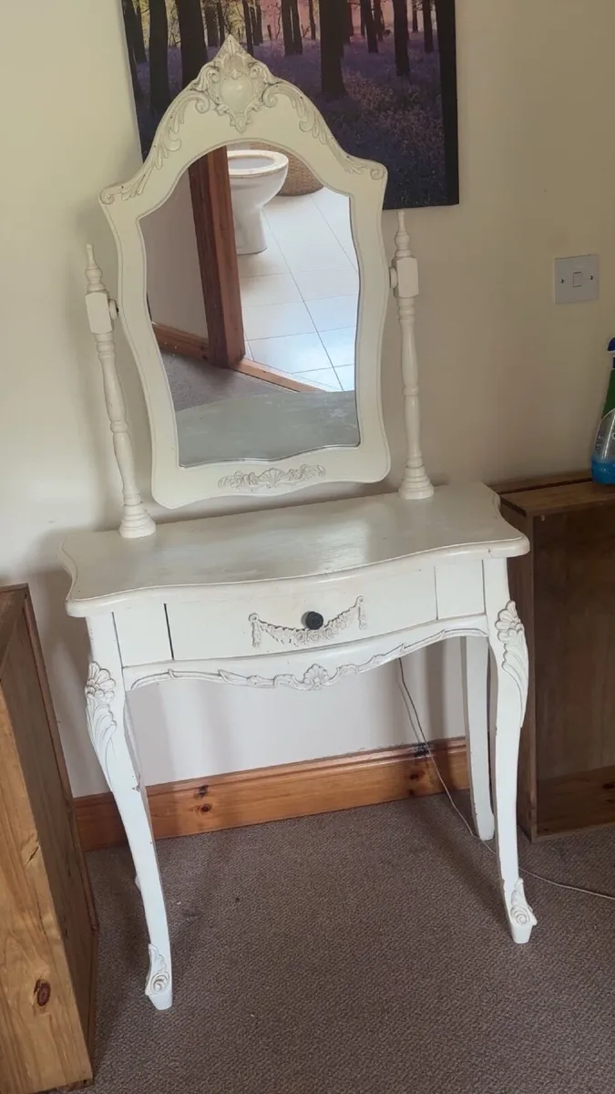 Antique vanity table and mirror - Image 1